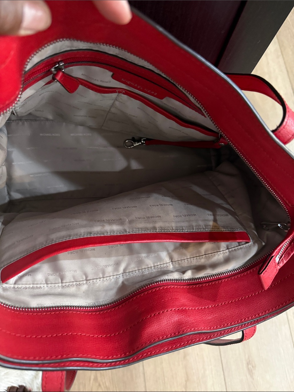 Michael Kors Red Studded Leather Tote Bag - Sleek Everyday Shoulder Bag - Picture 8 of 14